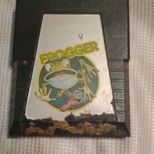 vintage 1982 Atari 2600 Frogger video game